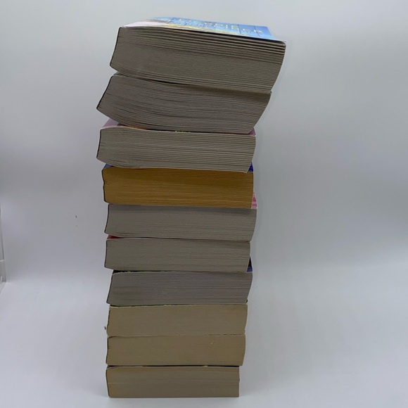 Debbie Macomber Bundle of 10 Softcover Books Cedar Cove Orchard Valley Dakota - Picture 5 of 8